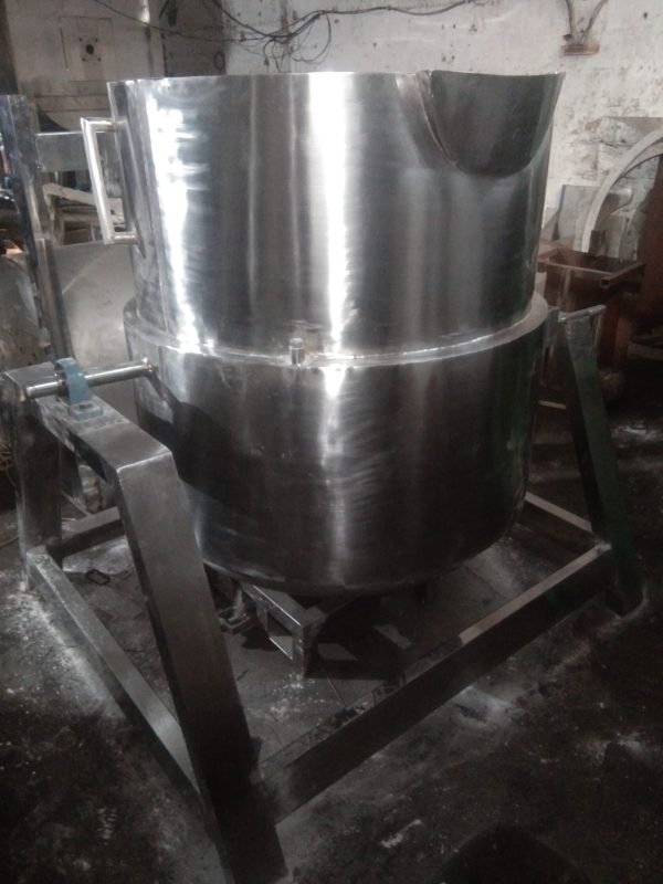 cooking kettle with mixer